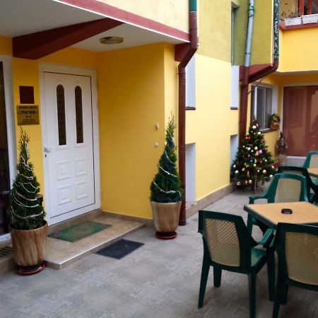 Hotel Triumph Nova Zagora Bagian luar foto