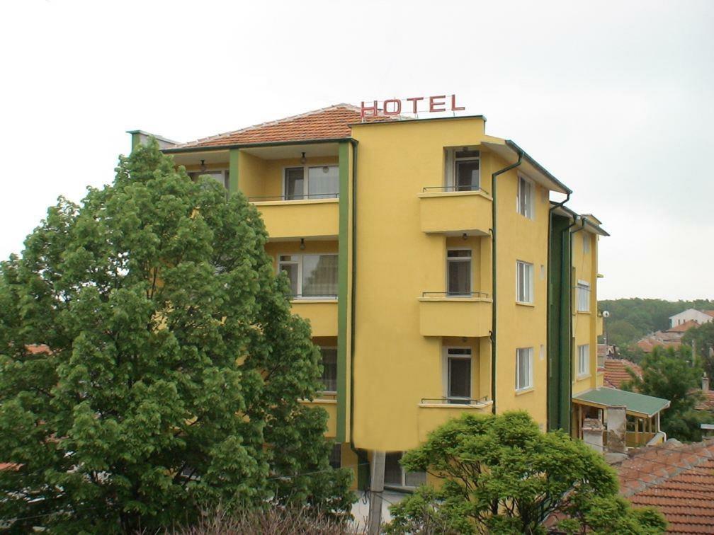 Hotel Triumph Nova Zagora Bagian luar foto