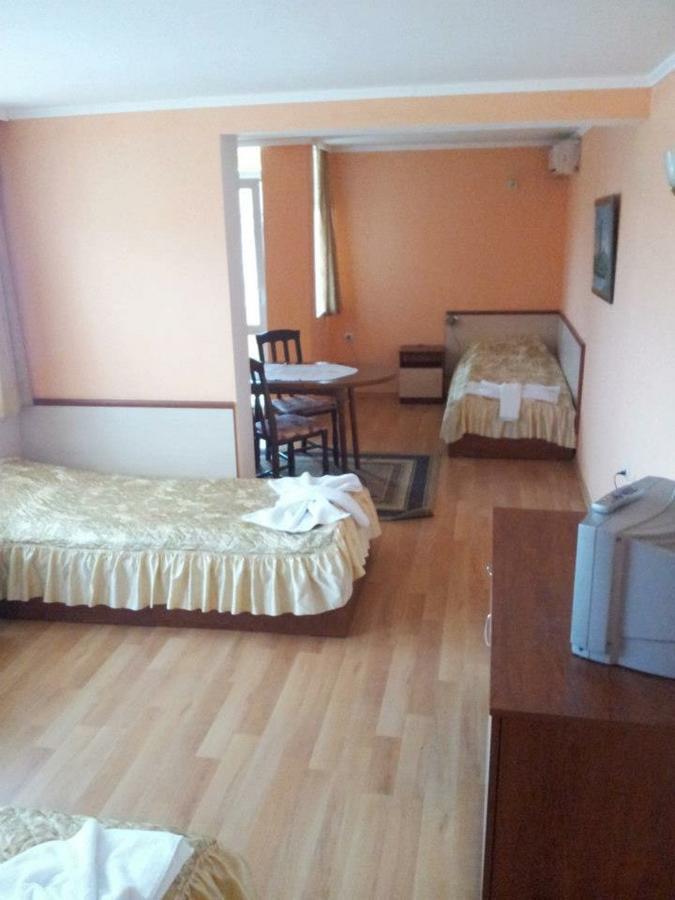 Hotel Triumph Nova Zagora Bagian luar foto