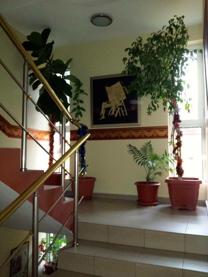 Hotel Triumph Nova Zagora Bagian luar foto