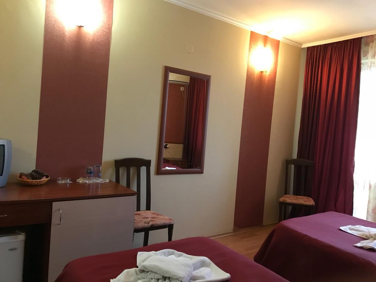 Hotel Triumph Nova Zagora Bagian luar foto